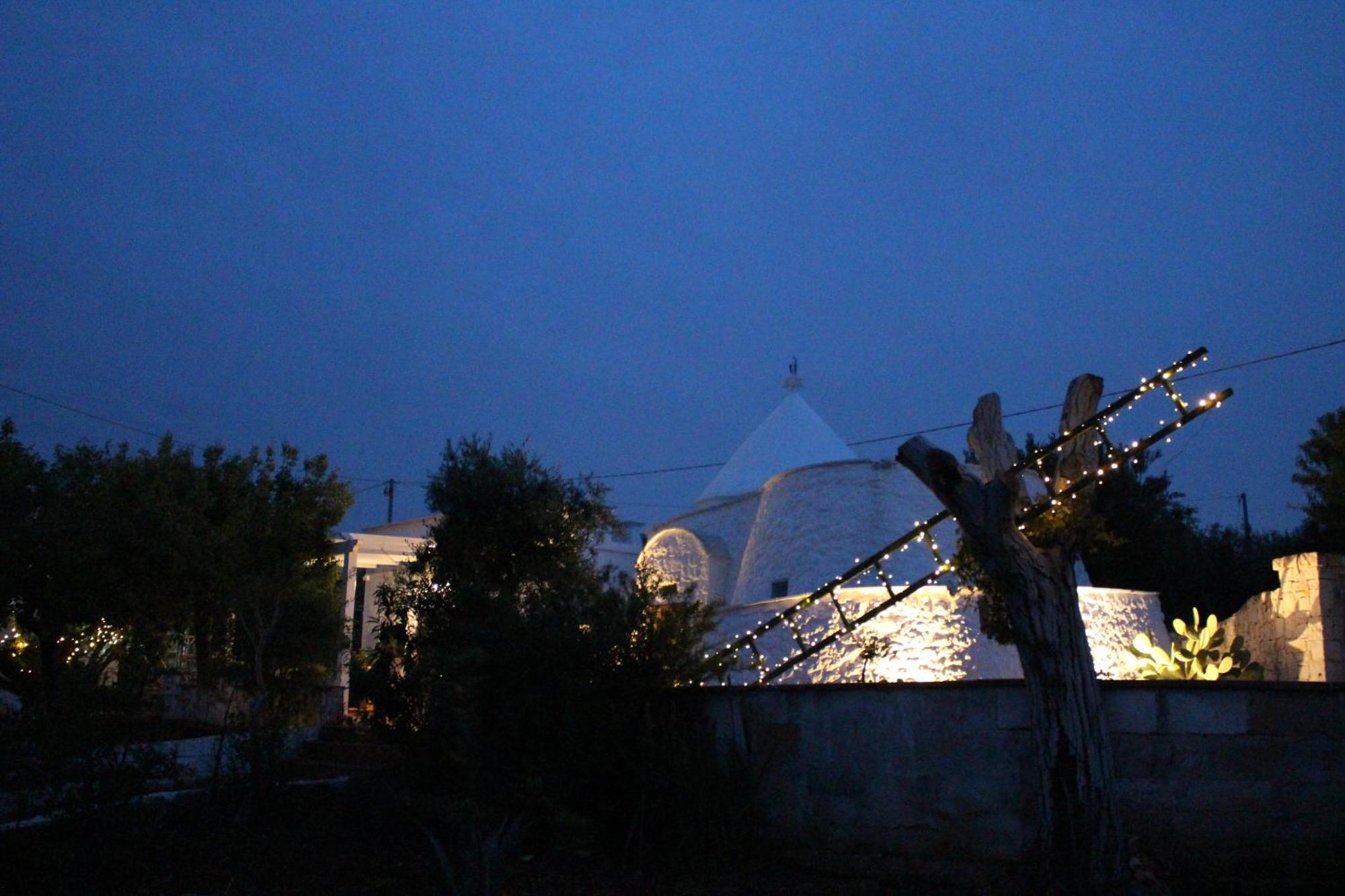 منزل الضيف أوستوني  في Trullo Il Melograno المظهر الخارجي الصورة