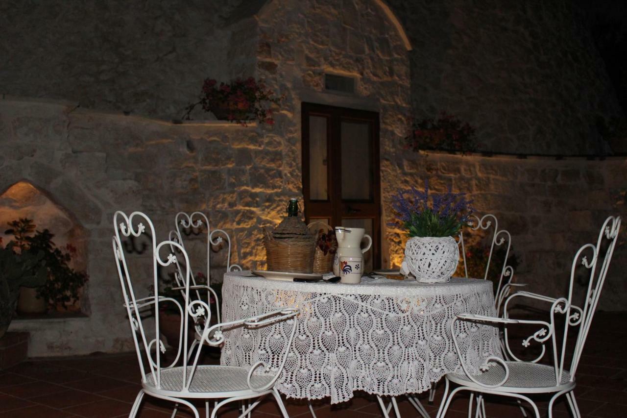 منزل الضيف أوستوني  في Trullo Il Melograno المظهر الخارجي الصورة